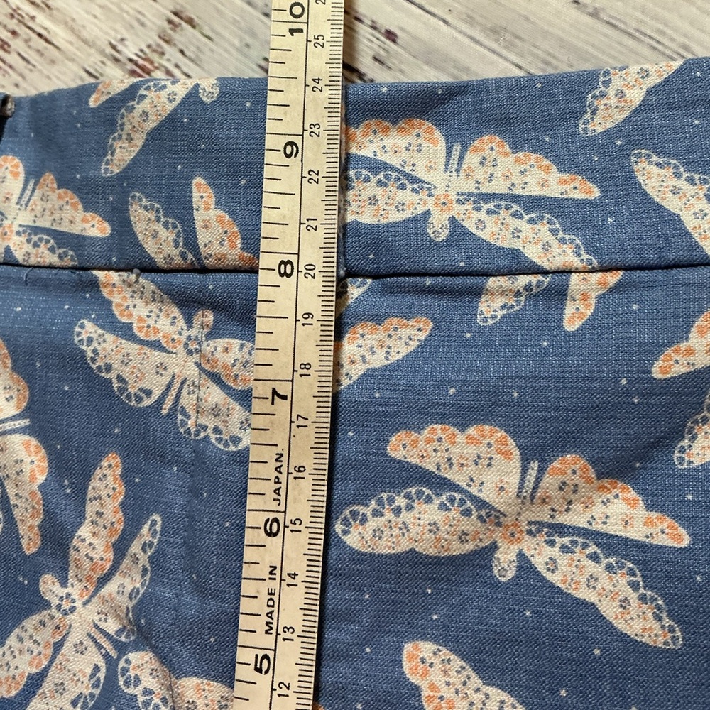LOFT Riviera Short blue with butterfly pattern. Size 4 - Picture 10 of 11